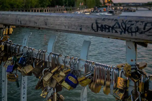 Career365.com.au_Stay Interviews_Love lock bridge in Paris